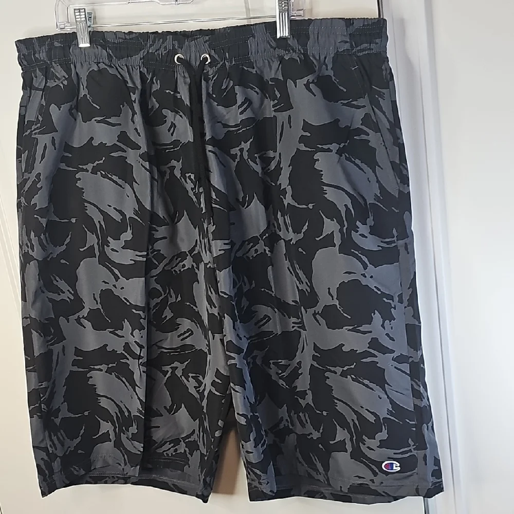 Champion Women's Black and Gray Patterned Shorts Size‎ 3XL